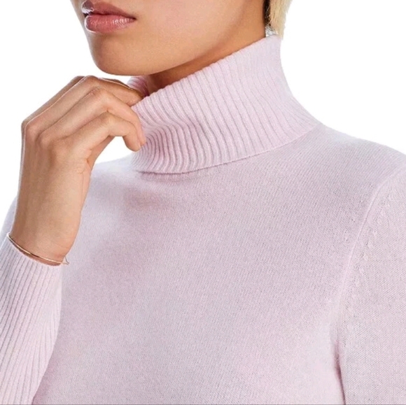 Aqua Cashmere Light Pink Turtleneck Sweater..No Tag. - Picture 4 of 7